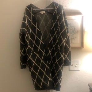 M/L - Thick open, knit long sweater, grey and white